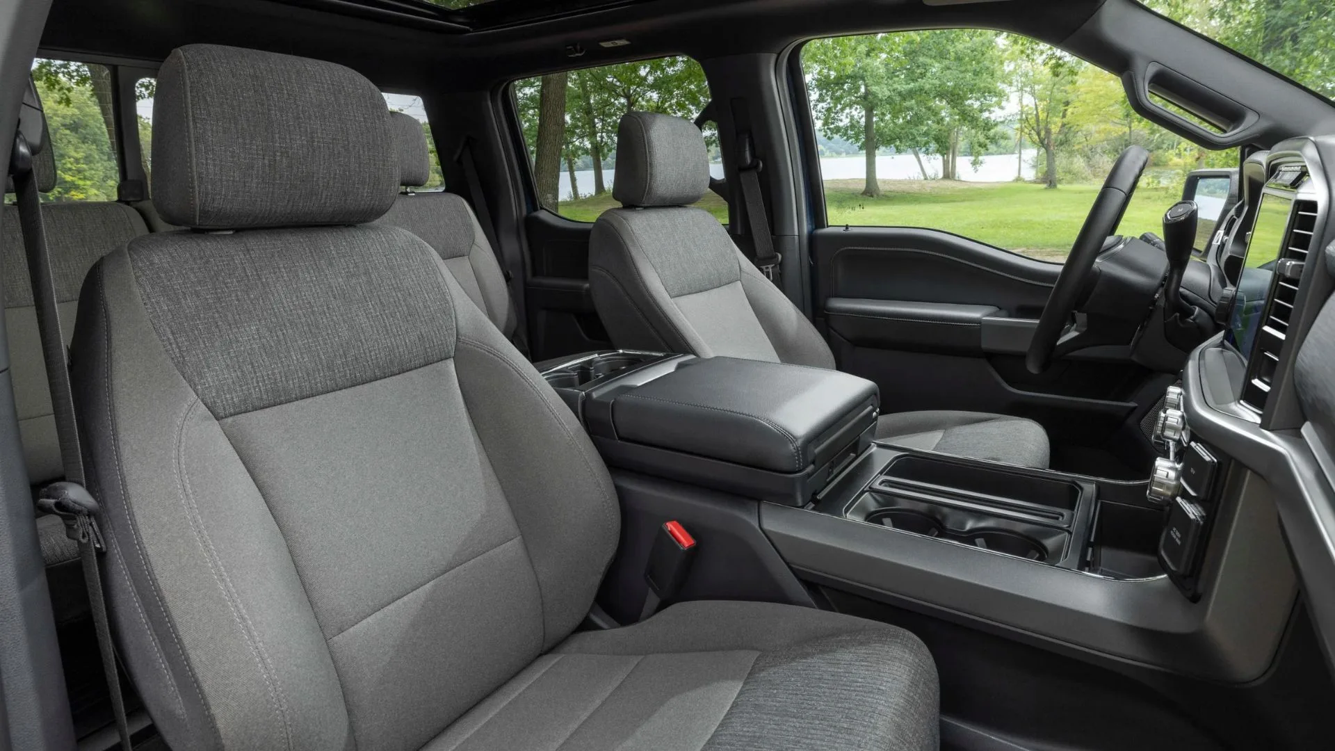 2024 Ford F-150 Cabin