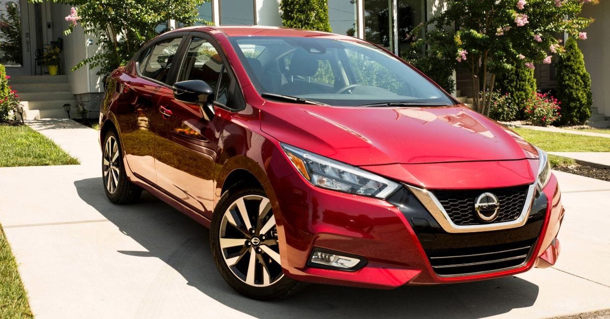 2020 Nissan Versa, Red