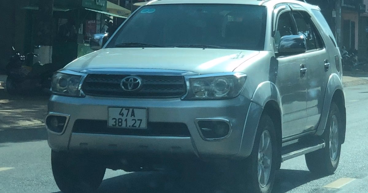 First-generation Toyota Fortuner, 2009 to 2011 facelift