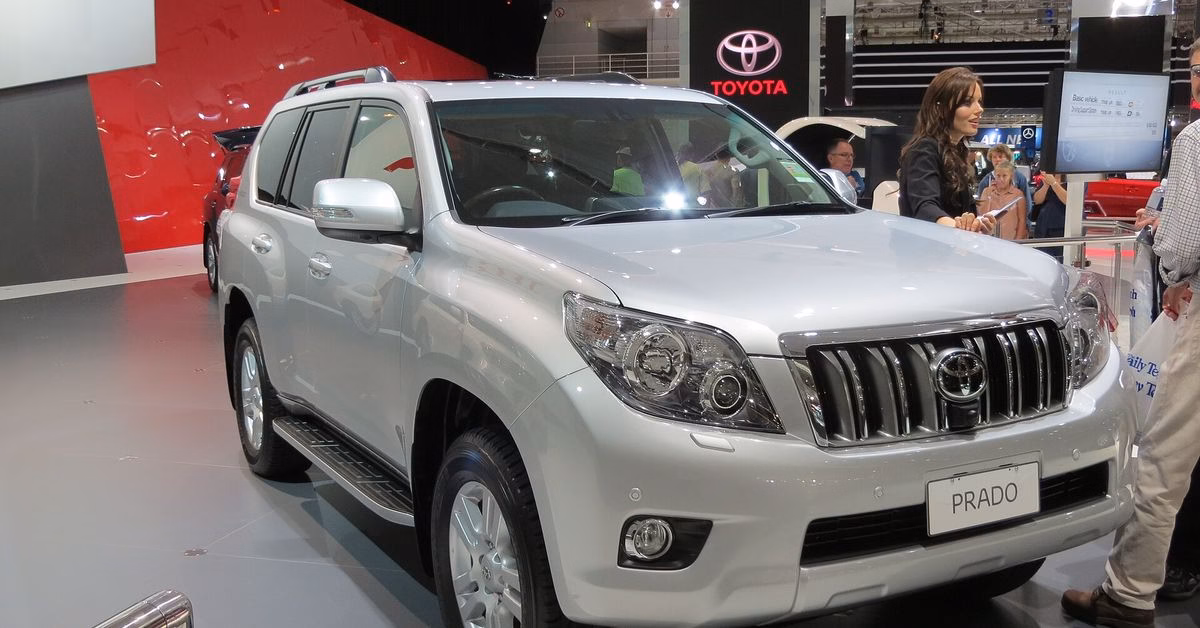 2012 Toyota Land Cruiser Prado KDJ150R Kakadu, a pre-facelift Prado 150 with the 1KD diesel