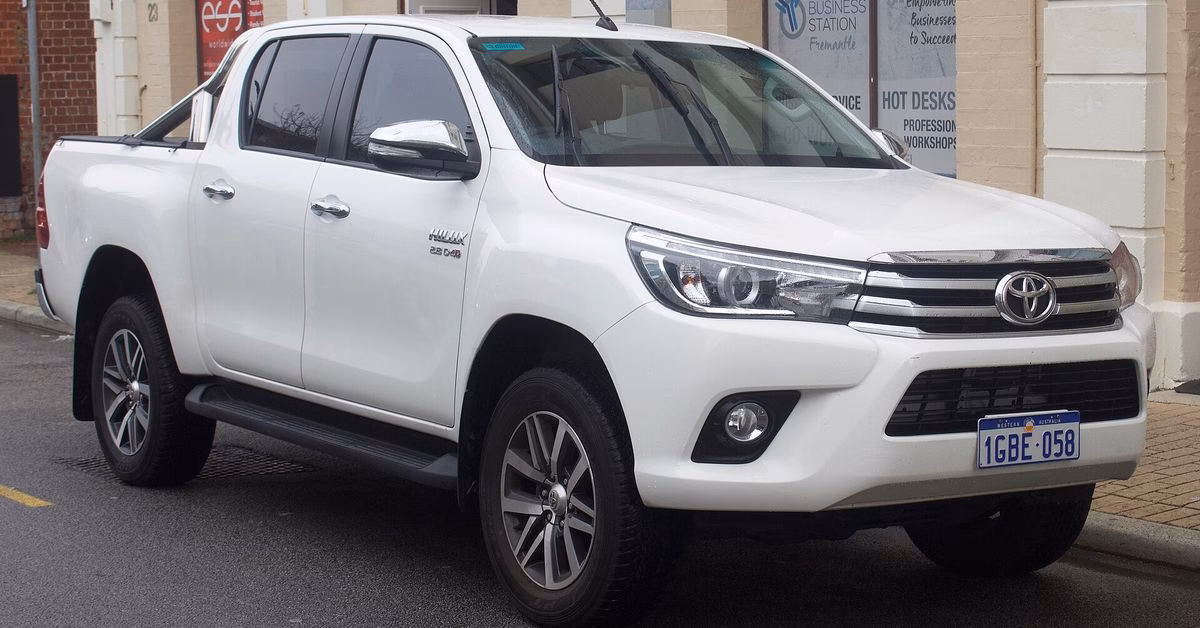 2016 Australian-market Toyota HiLux GUN136R SR5 double cab