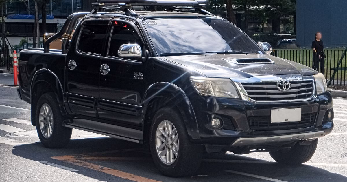 Black seventh-generation Toyota Hilux KUN26 3.0 G 4x4 double cab, the Hilux Vigo